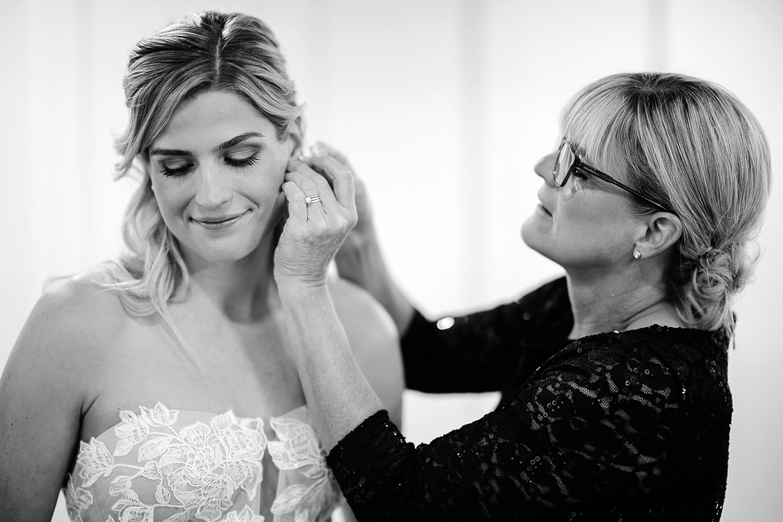 Phoenix Wedding Photographer - Lindsay Grove - Phoenix Arizona Wedding Photography - Kristin Bendigo Photography