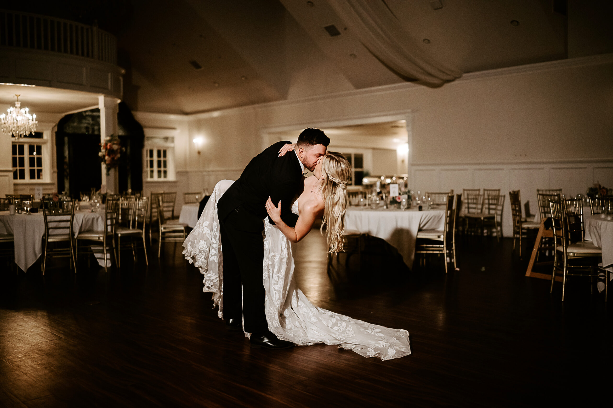 Phoenix Wedding Photographer - Lindsay Grove - Phoenix Arizona Wedding Photography - Kristin Bendigo Photography