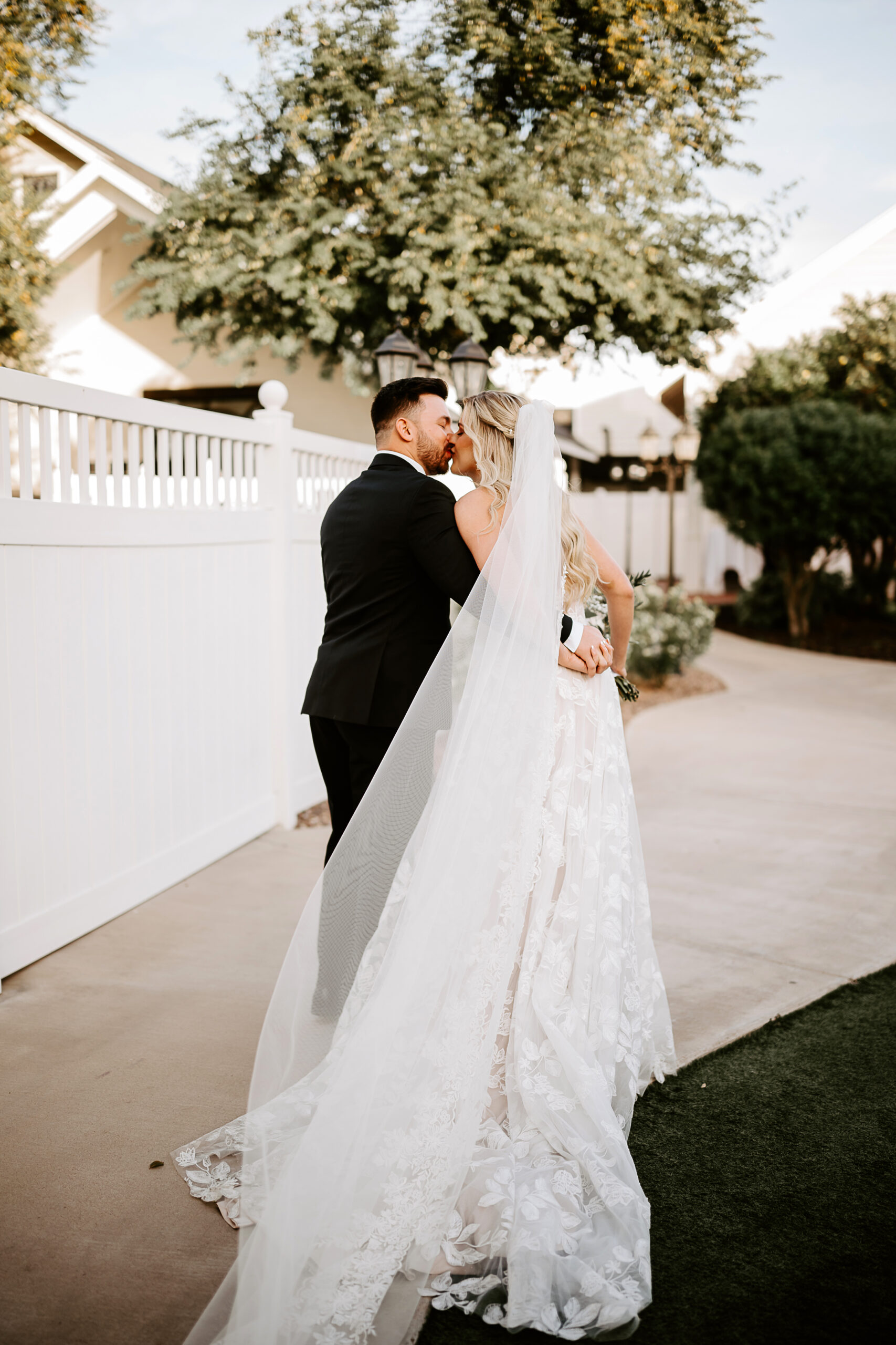 Phoenix Wedding Photographer - Lindsay Grove - Phoenix Arizona Wedding Photography - Kristin Bendigo Photography