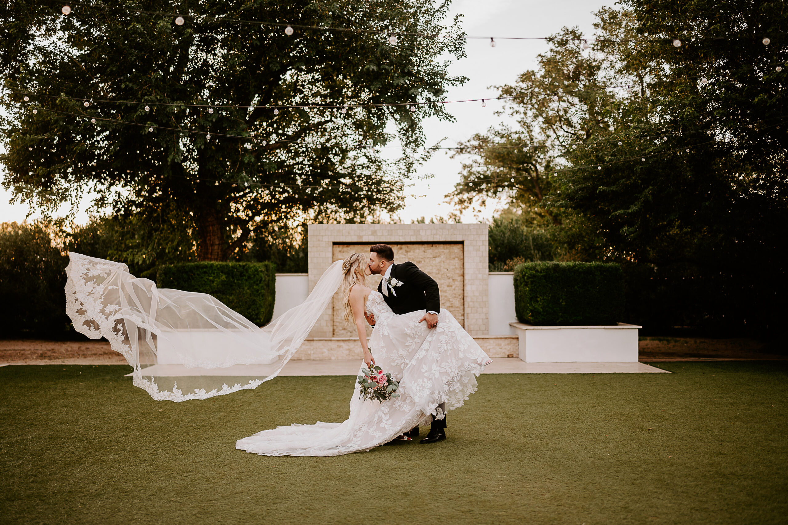 Phoenix Wedding Photographer - Lindsay Grove - Phoenix Arizona Wedding Photography - Kristin Bendigo Photography